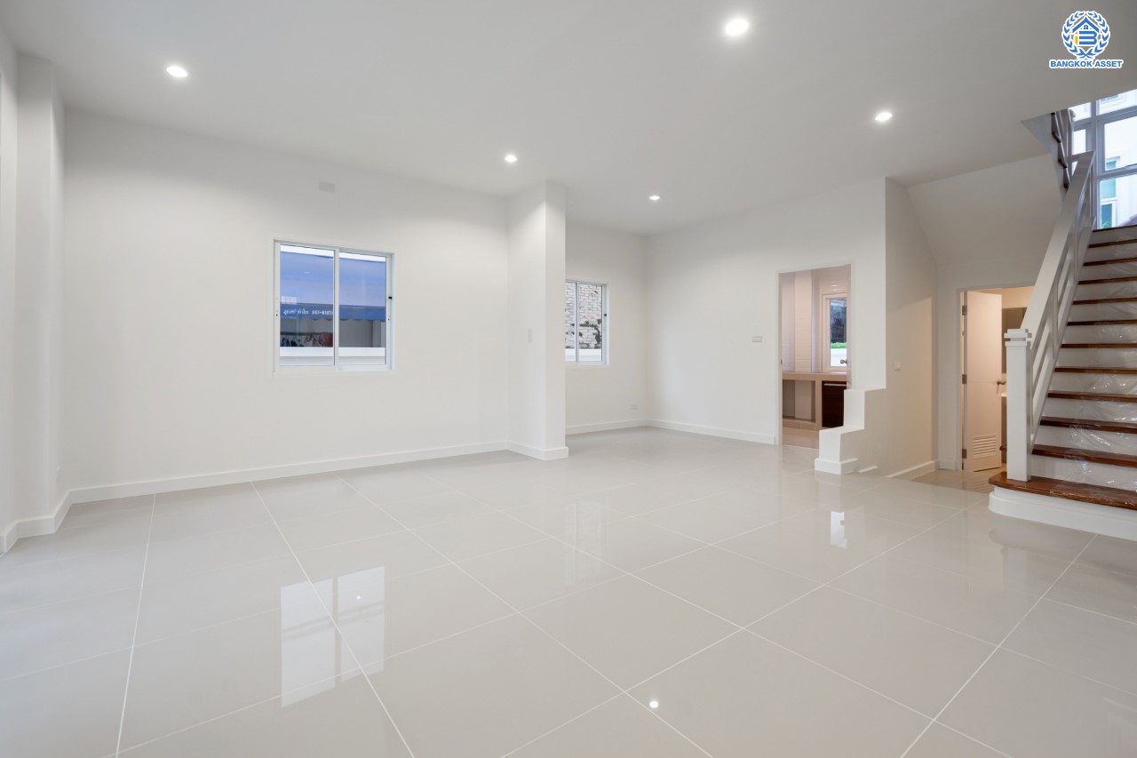 บ้านมือสองตกแต่งใหม่ ม.สิริกานต์3 บางใหญ่-กาญจนาฯ หลังมุม เนื้อที่ 56.8 ตร.ว. ฟังก์ชัน 3 นอน 3 น้ำ จอดรถได้ 2 คัน พื้นที่ใช้สอยกว้างขวาง พร้อมเดินทางสะดวกสบาย ใกล้รถไฟฟ้า "สถานีคลองบางไผ่" และจุดขึ้นทางด่วน "ศรีรัช"